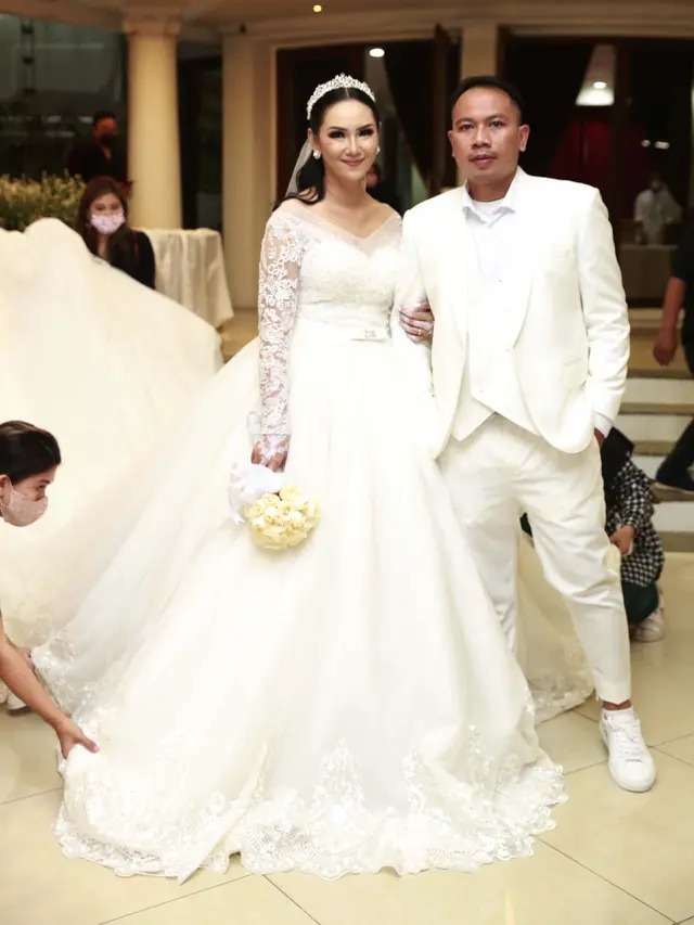 Sebagai pengantin  baru  mantan istri  Deddy Corbuzier itu 