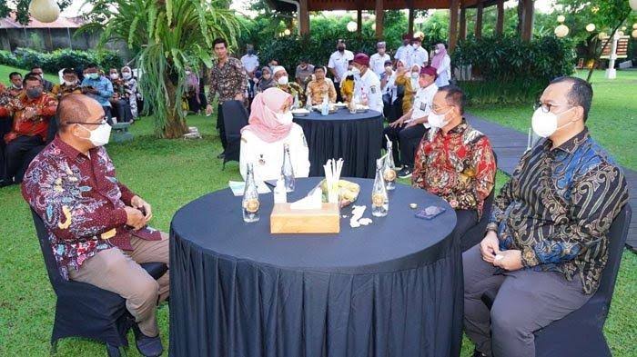 Kepincut Inovasi Pelayanan Publik, Bupati dan Ketua DPRD Mamuju Tengah 'Sowan' ke Banyuwangi. ( Foto : Saiful Rizal / Eranasional.com )