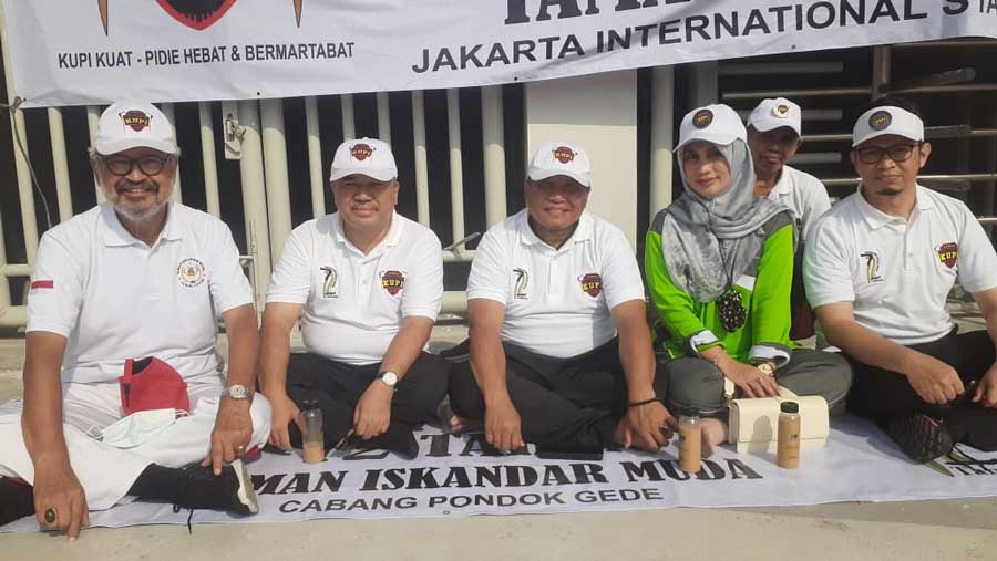 Pj. Bupati Pidie Aceh Ir Wahyudi Adisiswanto menghadiri kegiatan jalan santai silaturahim dan penyerahan penghargaan Perkumpulan Taman Iskandar Muda (TIM)