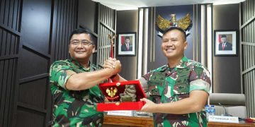 Komandan Grup 1 Kopassus Kolonel Inf Romel Jangga W mengucapkan selamat datang kepada Danrem 064/MY beserta rombongan di Mako Grup 1 Kopassus.