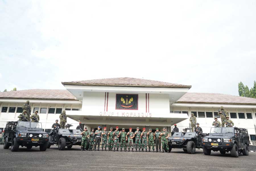 Komandan Grup 1 Kopassus Kolonel Inf Romel Jangga W mengucapkan selamat datang kepada Danrem 064/MY beserta rombongan di Mako Grup 1 Kopassus.