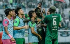 Persebaya Surabaya vs Persik Kediri di Liga 1 2024-2025. (Foto: Instagram/officialpersebaya)