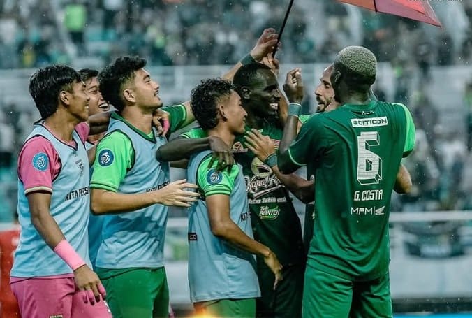 Persebaya Surabaya vs Persik Kediri di Liga 1 2024-2025. (Foto: Instagram/officialpersebaya)