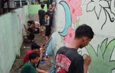 Kegiatan Mural warga rt 02 rw 20 kelurahan sukamaju, Depok