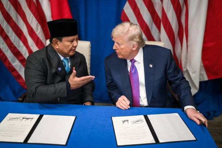 Presiden Prabowo Subianto dan Presiden AS Donald Trump tanda tangani kesepakatan tarif dagang. Dok: Eranasional/HO Instagram @sekretariat.kabinet