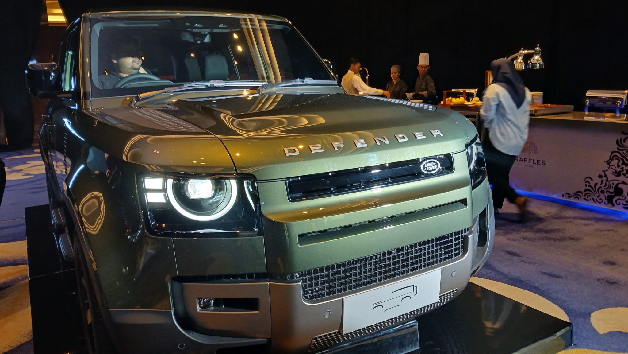 SUV Legendaris Land Rover Defender MY26 Kini Lebih Modern dan Tangguh