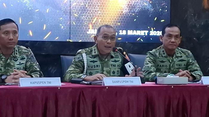 Danpuspom TNI Mayjen Yusri Nuryanto saat konferensi pers kasus penyiraman air keras Andrie Yunus di Markas Besar TNI Cilangkap. . Dok: Eranasional/HO Tribunnews.