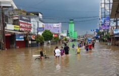 Beberapa Pemukiman di Kabupaten Bandung terendam banjir. (Fot: Int)