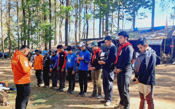 Tim SAR disiagakan amankan pendaki Gunung Bawakaraeng. (Foto: Basarnas Makassar)