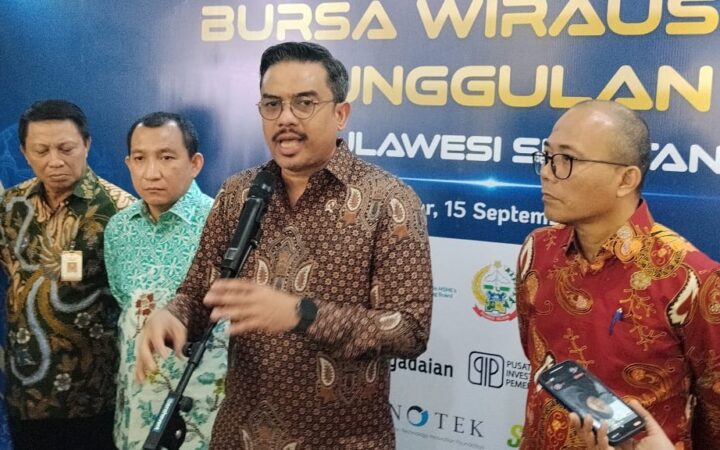 Menteri Usaha Mikro, Kecil, dan Menengah (UMKM) Maman Abdurahman, saat diwawancarai di Kampus Unhas, Selasa 15 September 2026. (Foto: Eranasional/Rio Anthony)