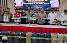 Konferensi pers pengungkapan kasus penyalahgunaan BBM subsidi di Mapolda Sulsel, Senin 14 September 2026. (FOTO: Eranasional/Rio)