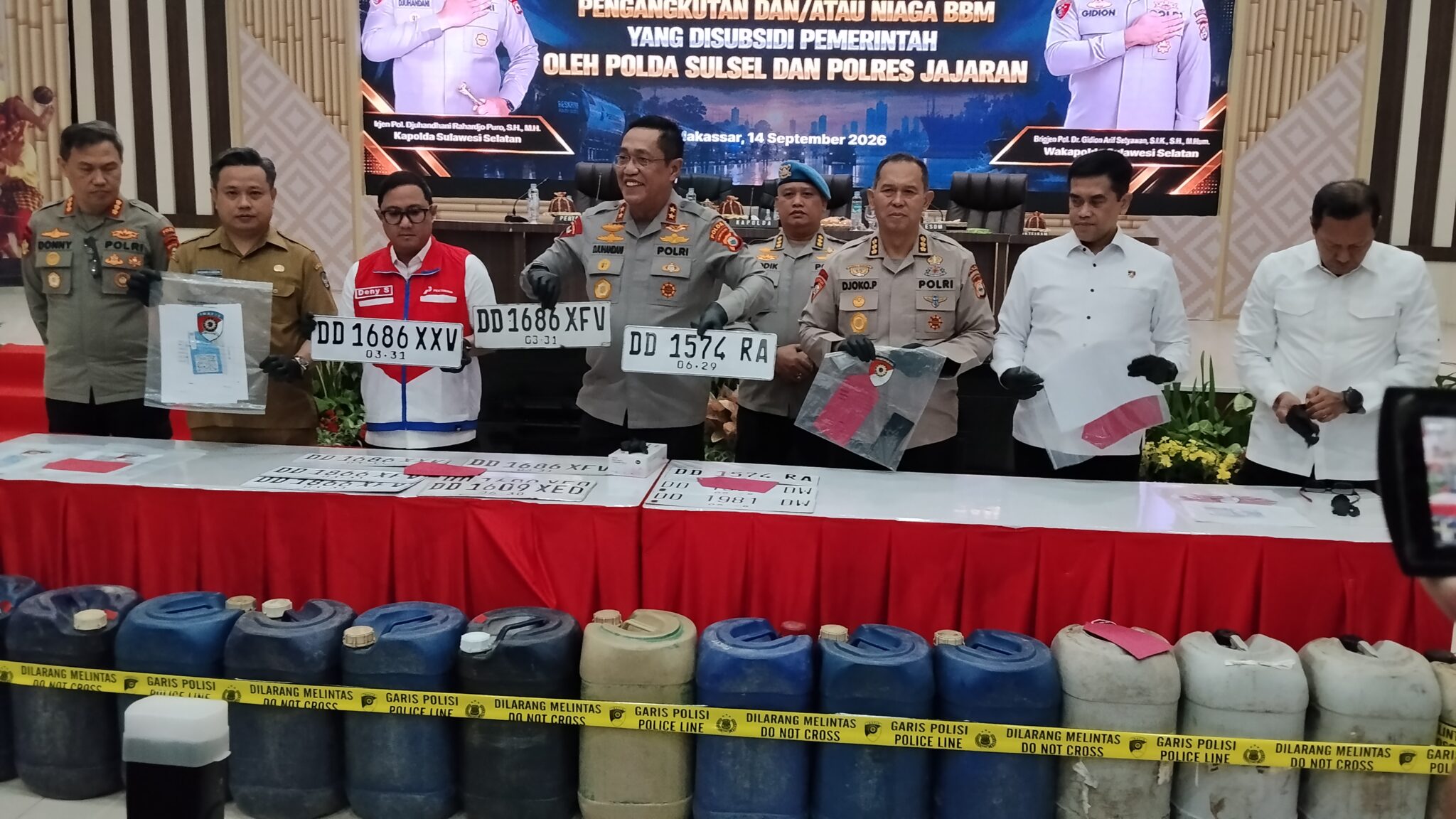 Konferensi pers pengungkapan kasus penyalahgunaan BBM subsidi di Mapolda Sulsel, Senin 14 September 2026. (FOTO: Eranasional/Rio)