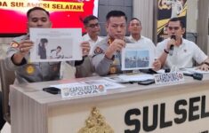 Kasubdit III Tindak Pidana Korupsi Ditreskrimsus Polda Sulsel AKBP Jufri, Kabid Humas Polda Sulsel Kombes Didik Supranoto dan Kapolresta Gowa Kombes Muh. Yusuf saat rilis kasus di Mapolda Sulsel, Senin 28 September 2026. (Foto: ERANASIONAL/Rio Anthony)