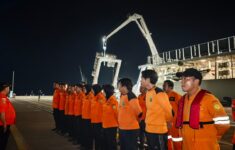 Tim Basarnas Makassar dikerahkan cari penumpang KM Virgo Transport 8. (Foto: Basarnas Makassar)