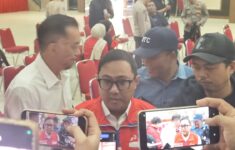 Executive General Manager (EGM) Pertamina Patra Niaga Regional Sulawesi, Deny Sukendar saat diwawancarai di Mapolda Sulsel, Senin 14 September 2026. (Foto: Eranasional/Rio)