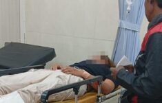 IRT asal Tamanan, Kabupaten Bondowoso, berinisial SS (30), dilarikan ke rumah sakit setelah menjadi korban penganiayaan dan perampokan. (Foto: Istimewa)