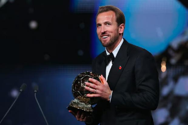 Penyerang Bayern Munchen, Harry Kane, dinobatkan sebagai pemain terbaik dunia 2026. (Foto: FIFA)